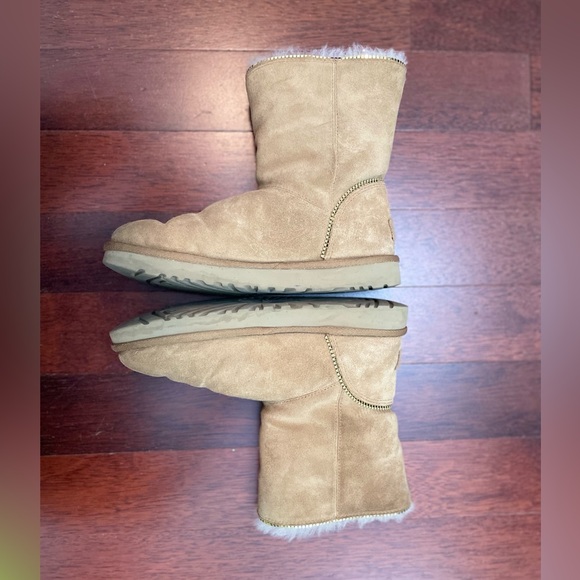 ❌Sold❌ UGG Boots - Picture 2 of 9